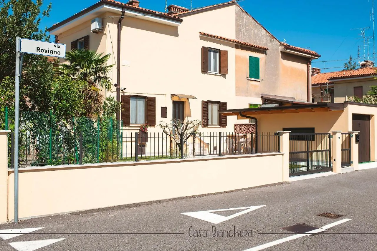 Casa Bianchera 蒙法尔科内 0*,  意大利